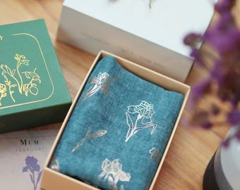 Birth Flower Foil Print Scarf – In Personalised Gift Box, Lightweight Rose Gold Floral Wrap, Birthday Gift for Mum, Friend, Grandma