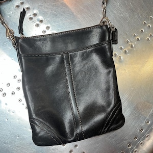 Coach Small Black Leather Crossbody Flight Messenger Bag Vintage Y2K Authentic Designer Purse Classic Womens Handbag