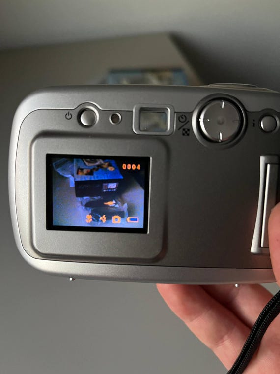 Vivitar Vivicam 3632 Digital Camera 2 MP Low Resolution Vintage