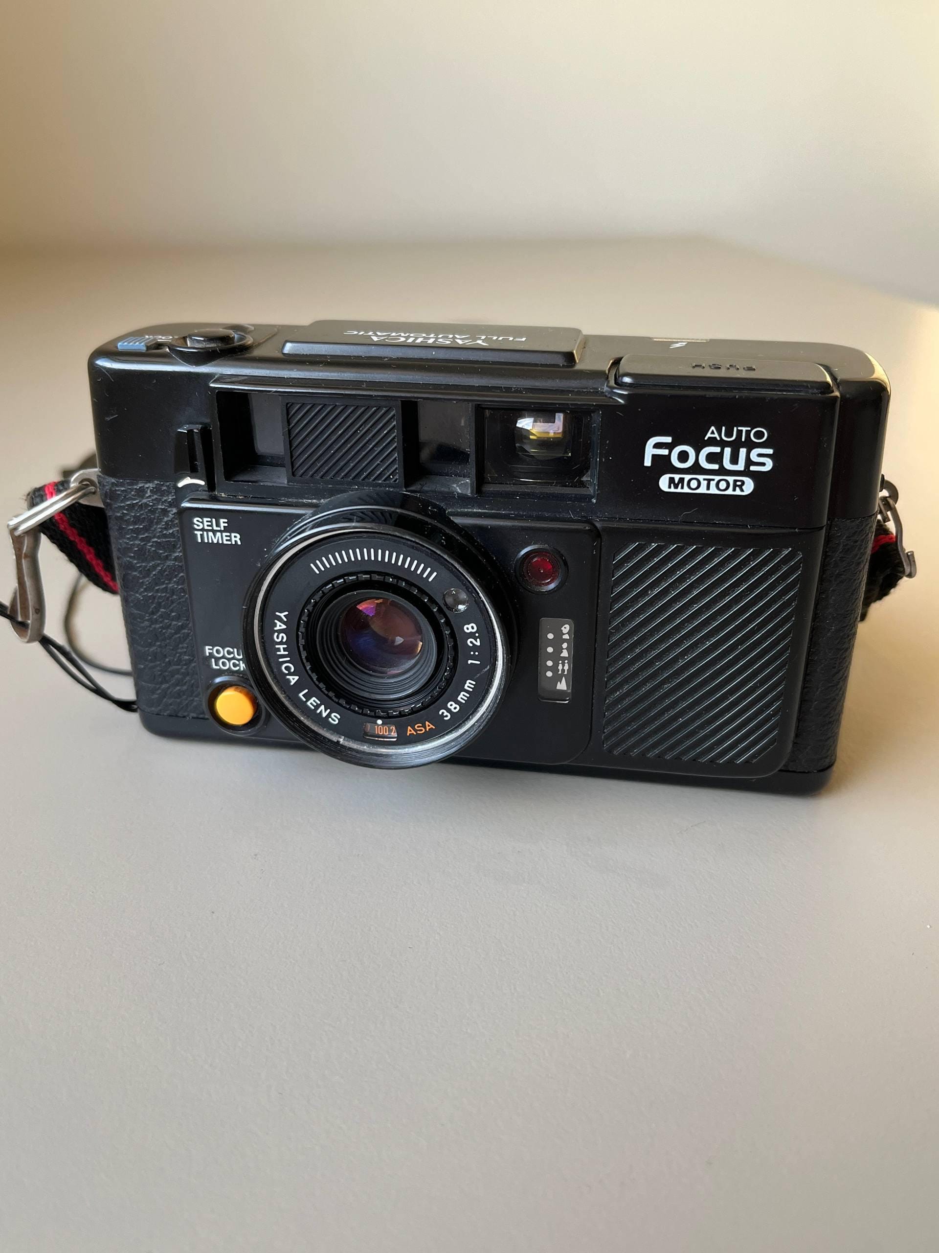 Yashica T4 コンパクトフィルムカメラ YASHICA T4 コンパクトフィルムカメラ The Camera That Changed Analog