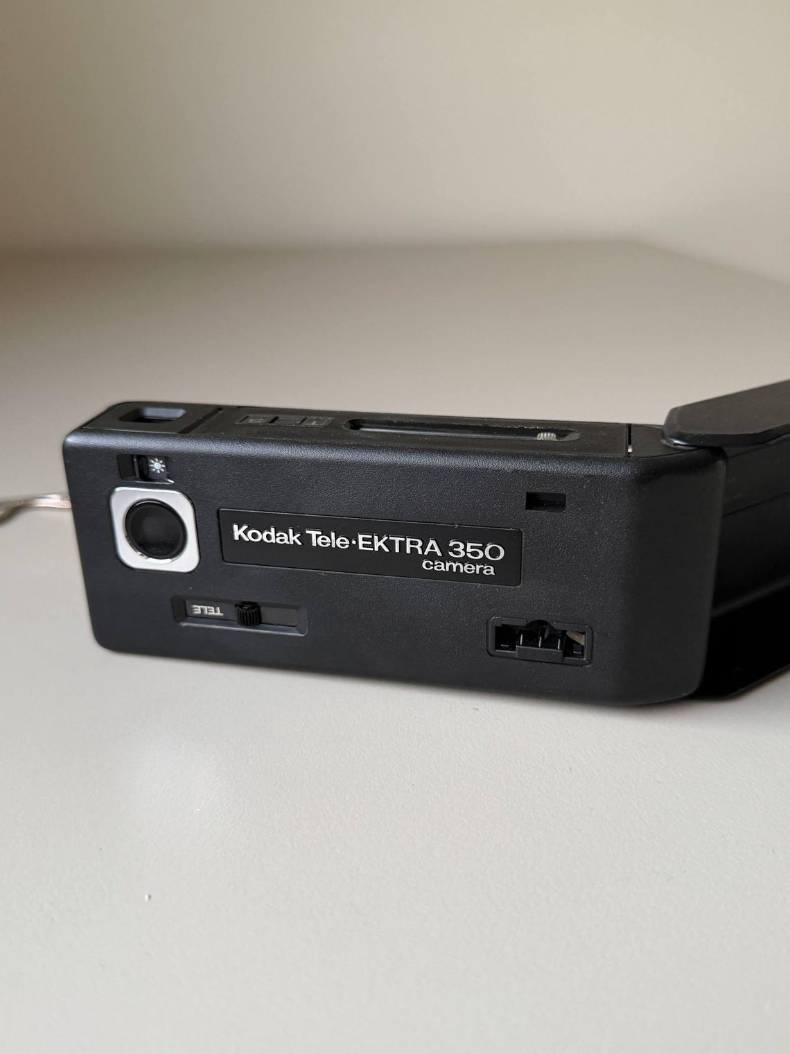 Kodak Tele-Ektra 350 Vintage Pocket Camera USA Made Classic Film Photography Collectible Working Camera, foto 2 di 5