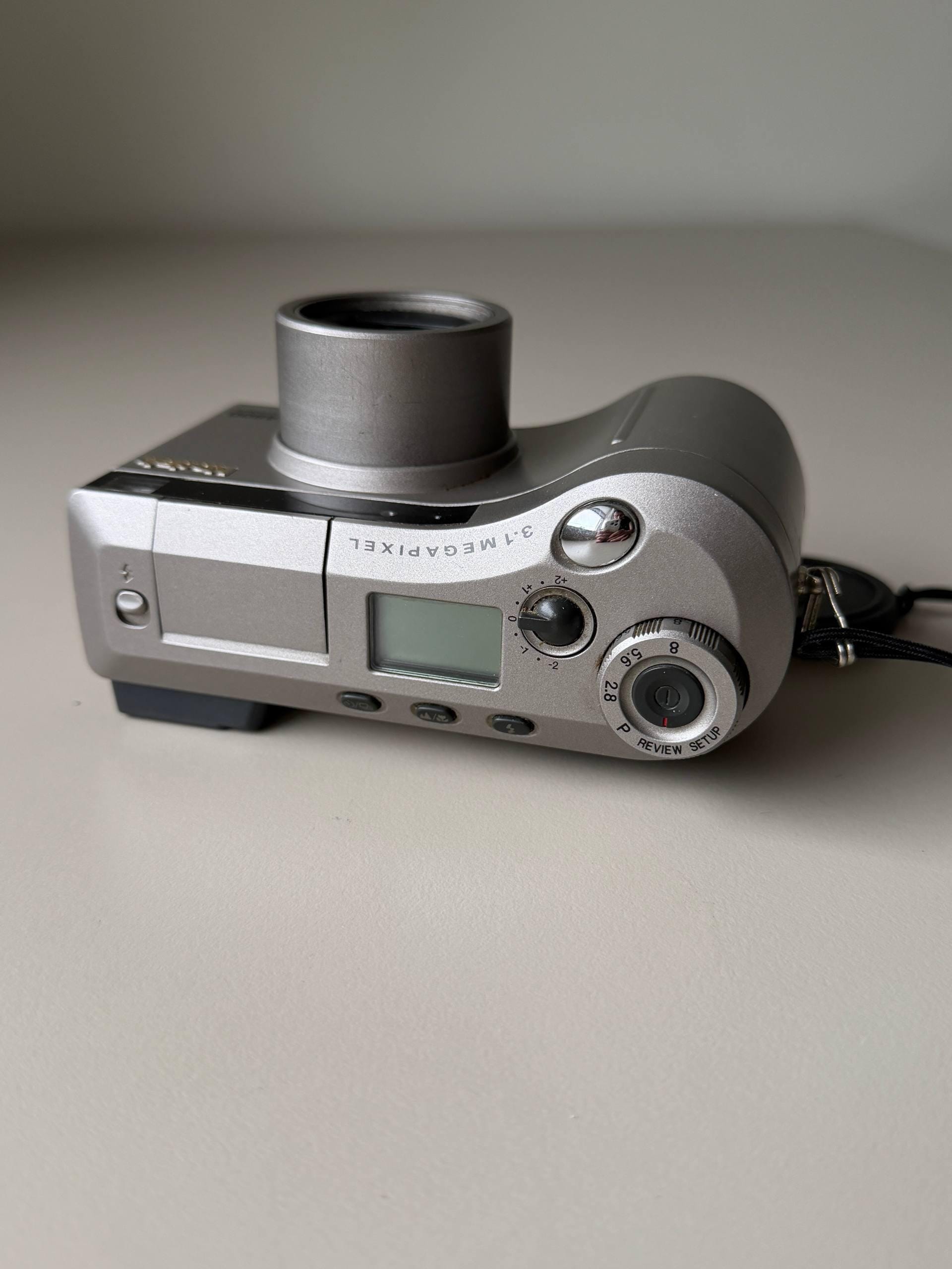 Kodak DC4800 Zoom 3.1MP CCD Digital Y2K Camera 28-84mm Lens