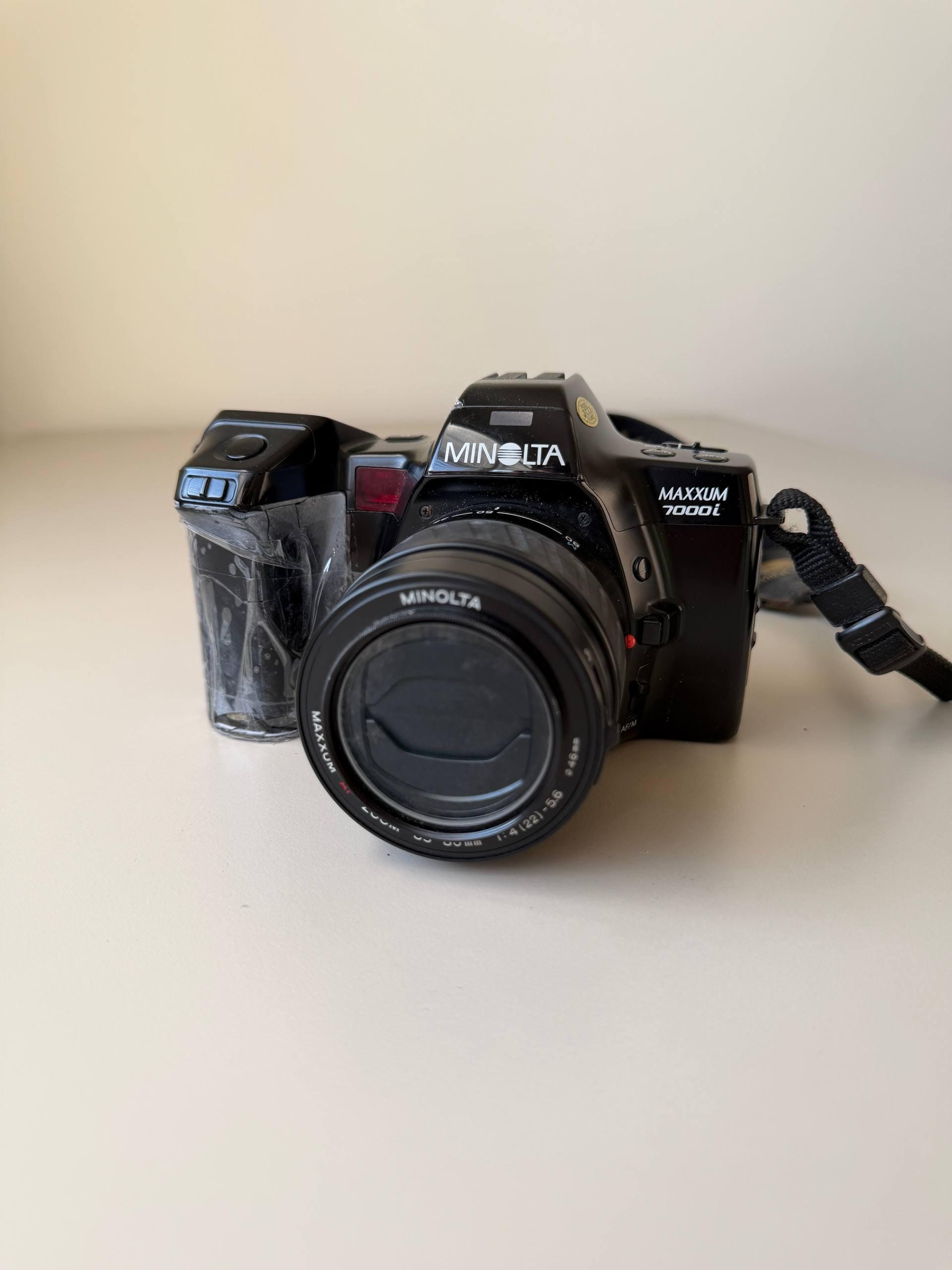 Lot Appareil Photo Minolta Maxxum 7000 Avec Trépied Et Accessoires - Occasion