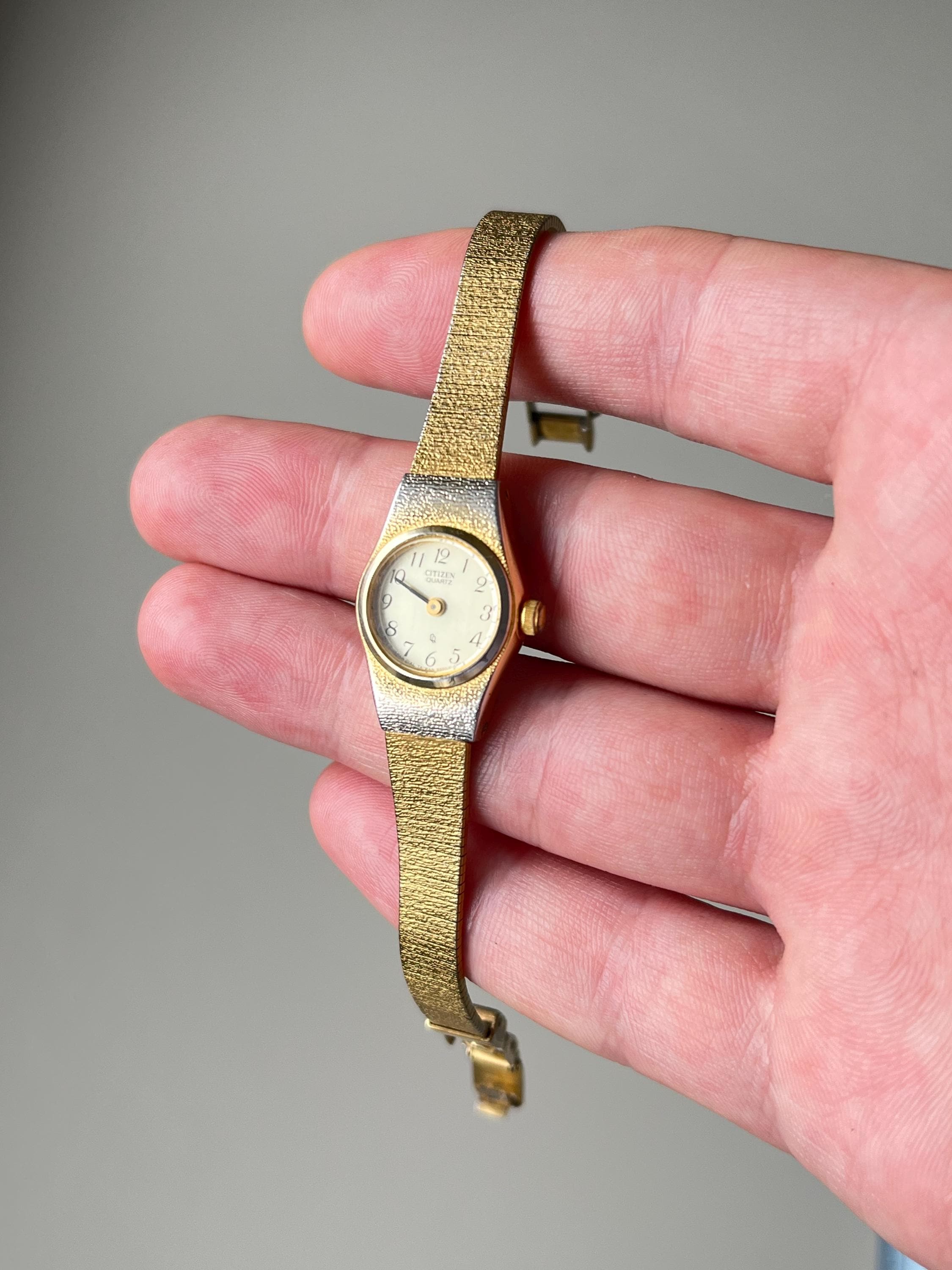 Vintage Y2K Citizen Quartz Women\'s Two-Tone Dress Watch 20191101_111710_2048x.jpg?v=  main image 4