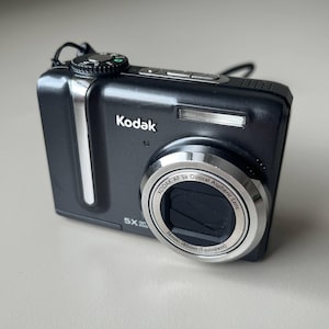 Kodak EasyShare Z885 Black Digital Camera 8.1MP HD Compact 5x Optical Zoom Vintage Early 2000s Tested Fully Working Retro Photography