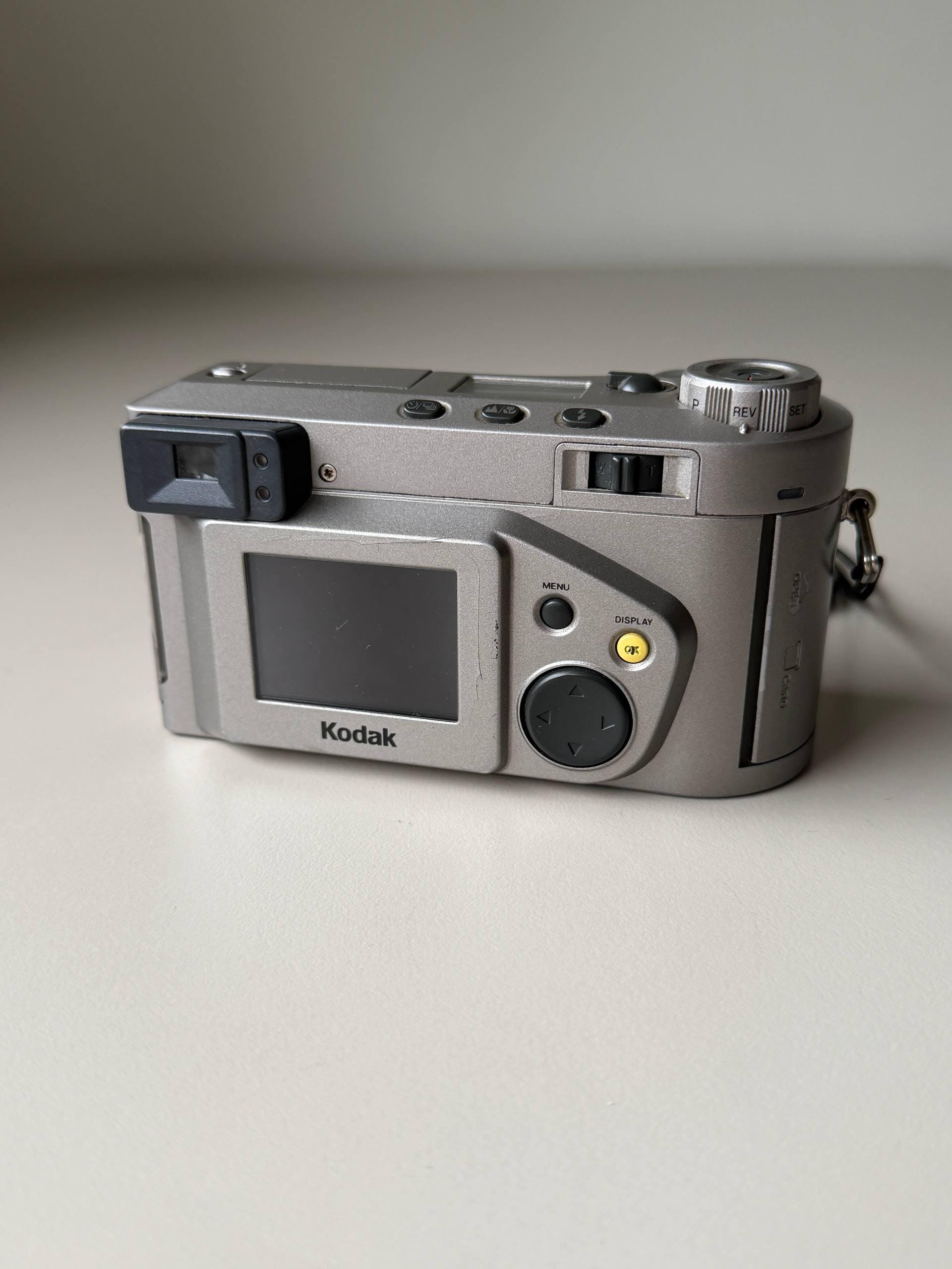 Kodak コダック/ DC４８００（２台） Kodak DC4800 Zoom 3.1MP CCD Digital Y2K Camera 28-84mm Lens