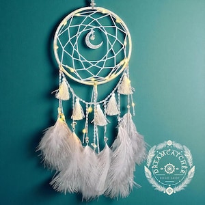 LED Moon Dreamcatcher with Feathers & Tassels | Color-Changing Boho Wall or Window Hanging | Romantic Night Light Gift for Bedroom Decor