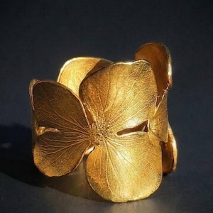 Ring mit gepresster Hortensienblüte • Verstellbarer, weit offener Ring mit konservierten Blütenblättern • Botanischer Schmuck • Geburtstagsgeschenk