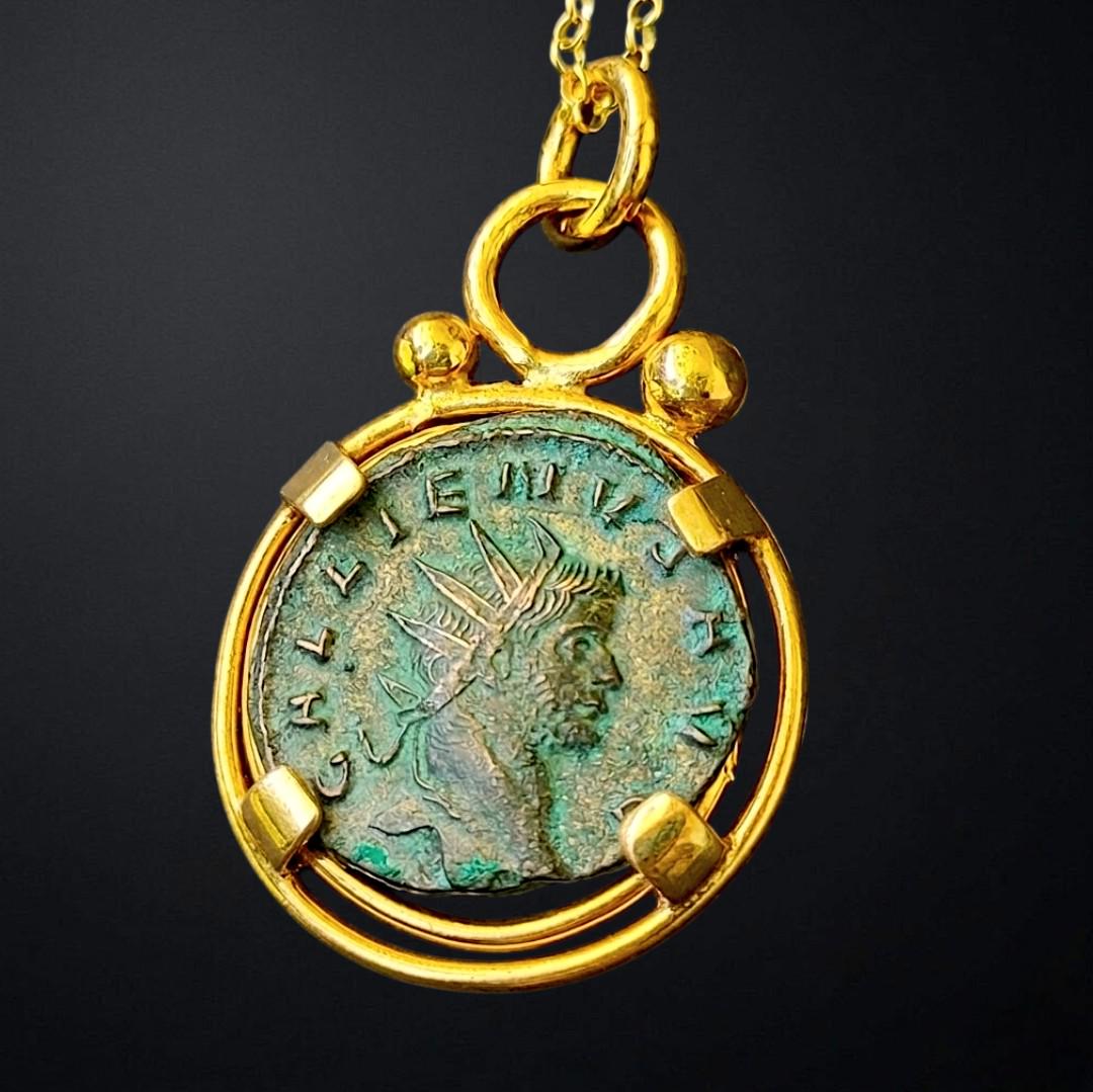 古代 (3世紀)　ローマ　銀貨　アクセサリー　18金　枠　&　チェーン ローマの金貨 - Etsy 日本