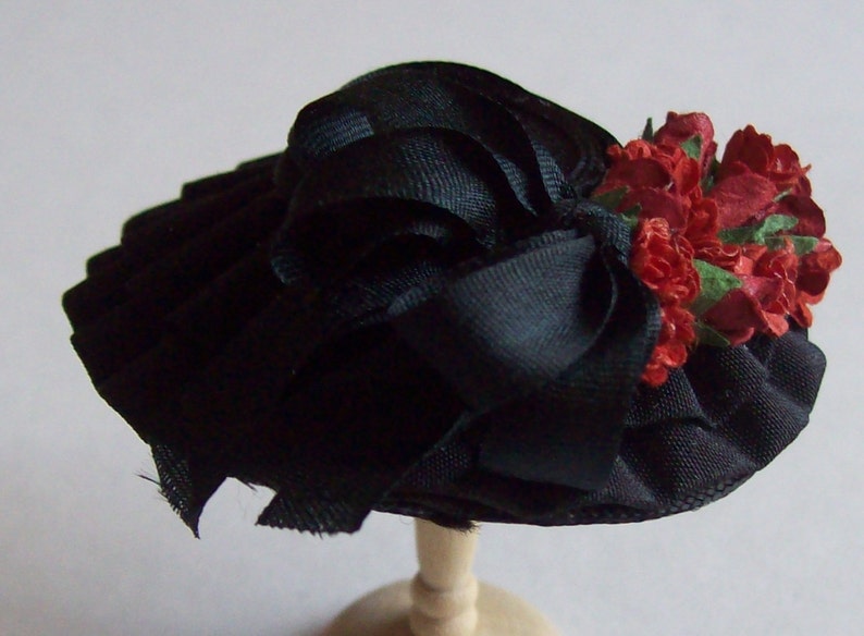 Black silk hat with red roses 1/12 dollhouse handmade | Etsy