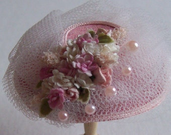 Pretty 1/12 scale handmade dollshouse miniature rose pink silk hat