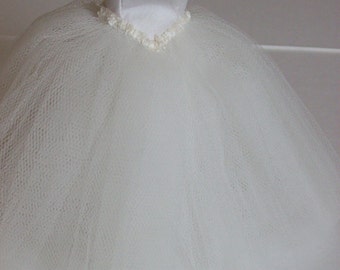 Handmade 1/12 scale dollshouse miniature ivory ball gown on manequin