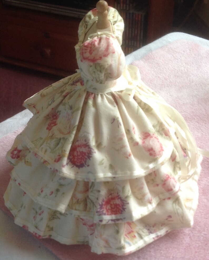 Handmade beautiful miniature dollhouse flower 1/12th dress Etsy