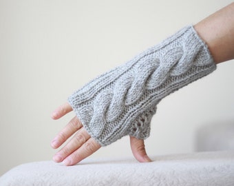 Grey gloves woman, Knitted Fingerless gloves women, Grey wrist warmers, Cozy winter pastels, Handmade gift, Winter accessories