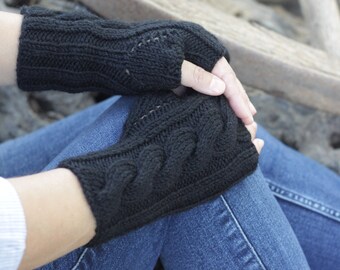 Black knit fingerless gloves for woman