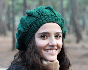 Hand knit beret, Slouchy knit beanie hat women, Emerald Green Knit hat women, French Artist Style Beanie