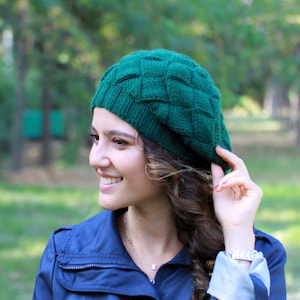 Emerald Green handknit beanie, Winter women knit hat, Handmade beret women