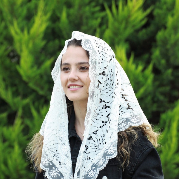 Triangle Off White mantilla mass veil, Church veil for catholic women, Christian Prayer scarf, Catholic lace head covering