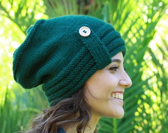 Emerald Green Slouchy Beanie with a Button, Ladies winter slouch hat, Women slouchy cap, Hndmade beanie for women