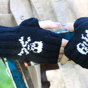 Black Skull fingerless gloves, Gothic accessories for women, Skull Gift idea for her, Skull Clothing, Dark Academia gifts for girlfriend image 2