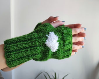 Green Knit heart Gloves for women, St Patricks day accessories for her, Saint Patricks day accessories for girlfriend