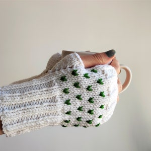 Accessories for mom, Custom color Knit heart Gloves, Handmade gift for girlfriend, Gift for teacher appreciation week White w/ Green Heart