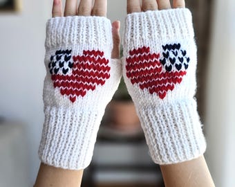 Luvas sem dedos tricotadas com estampa de coração e bandeira americana