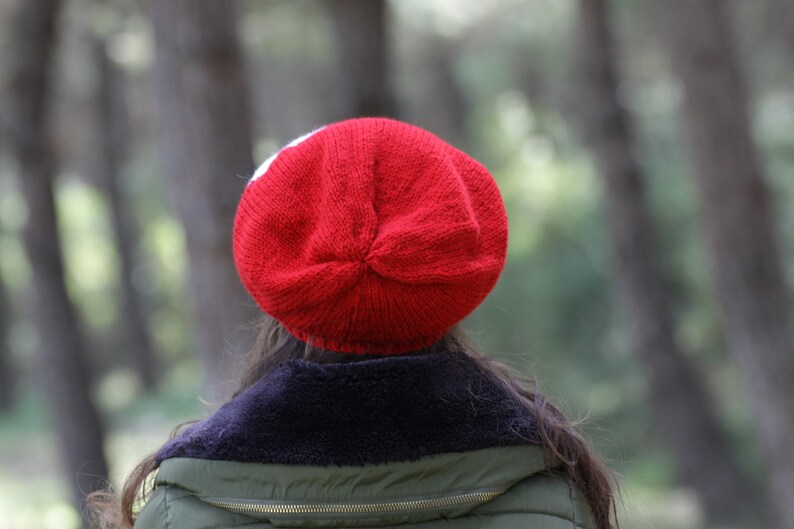 Cœur de bonnet en tricot rouge, bonnet ample en tricot, cadeau fait main pour elle, cadeau petite amie pour la Saint-Valentin, accessoires de la Saint-Valentin image 3