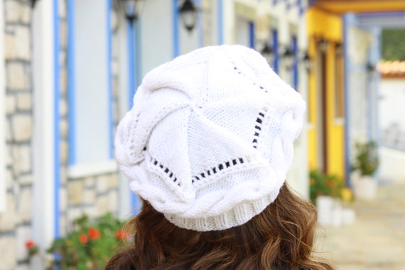 Béret tricoté à la main dhiver blanc pour femmes, Chapeau tricoté dhiver en  laine et fil doux acrylique, Bonnet fait à la main, Accessoires dautomne -   France