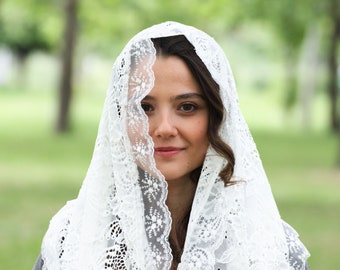 Christian rectangular OFF white head covering over the shoulder, Catholic mantilla veil Latin Mass, Lace prayer shawl, Saint Linus Veils