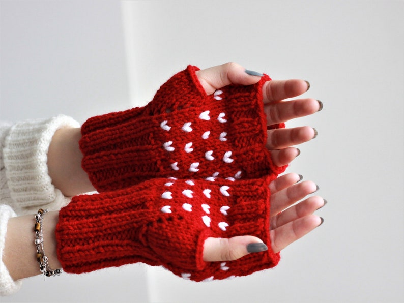Accessories for mom, Custom color Knit heart Gloves, Handmade gift for girlfriend, Gift for teacher appreciation week Red with White Heart