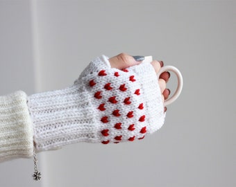 White Knit heart gloves for womens, 2024 Winter outfit ideas, Heart gift ideas, Valentines Day gift for women, Galentines day gifts friends