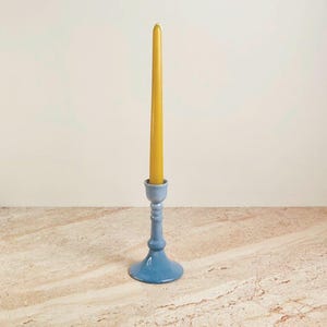 Handmålad Ombreblå Ljusstake i Studio Pottery | Mjuk minimalistisk inredning