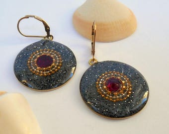 Gray red earrings Ruby earrings, Round dangle gilded earrings inlaid with synthetic ruby gemstones, gold filled leverbacks,