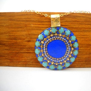 Collana ciondolo blu, collana Boho, collana Boho, collana a sospensione rotonda, collana d'oro unica, collana di smalto, argento sterlina