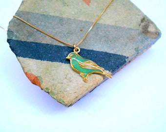 Collier unique Goldfield, Collier pendentif oiseau, Pendentif vert menthe, Collier en résine, Collier moderne, Collier pour femme, Oiseau d’or