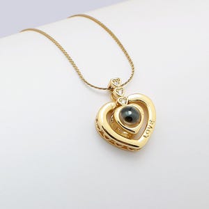 Colar com Pingente de Coração Dourado | Colar Elegante com Cristal e Amor | Joia Romântica para Presentear Ela