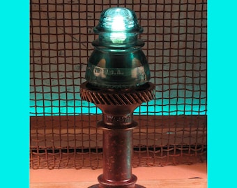 Lámpara de noche grande de 11-1/2" con aislador de vidrio y bombilla LED - Lámpara industrial steampunk - Hemingray 42 - #B
