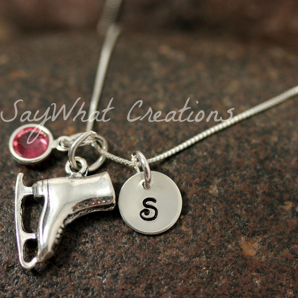 Argent Sterling Mini Initial Hand Stamped Ice Skate Charm Collier Patineur artistique Patineur sur glace