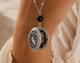 Gothic Triple Moon Raven Locket Necklace, Vintage Crow Photo Pendant, Wicker Witchy Jewelry, Celestial Dark Academia Keepsake Gift
