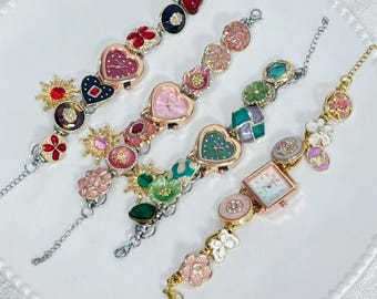Pulseira de relógio artesanal - Joia floral com botões e pingente de cristal para relógio de pulso pequeno, presente ideal para ela.