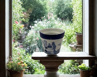Blue Willow Decorative Pot – Top‑Hat Shape Ceramic, Chinese Made