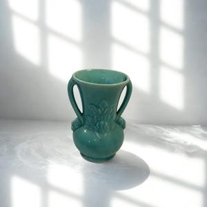 Vaso vintage in ceramica Red Wing modello 926 – Design scanalato verde-blu con motivo a puntini e due manici, 7,5 pollici.