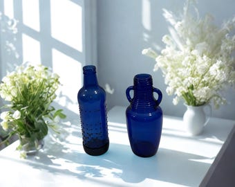 Vintage kobaltblauwe fles met spijkerzool + Luna Cafe-kruik | Decor geribbeld glaswerk