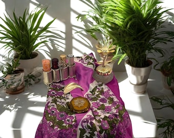 Retro Vanity Collection – 1970s Avon Keepsake Jar, Timeless Compact, 1940s–50s Lipstick Tubes, Silver Lipstick Holder & Leaf Brooch