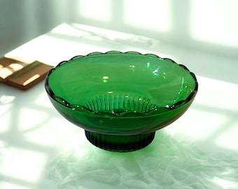 Vintage E.O. Brody M2000 Emerald Green Glass Bowl, Scalloped Pedestal Ribbed Dish, 1960s Retro Florist Vase, Mid Century Candy Dish