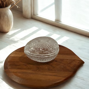 Vintage 1977 Avon Fostoria Lead Crystal Egg Dish – Mother’s Day Collectible Cut‑Crystal Trinket Box, Pineapple Motif Candy Dish, Two‑Piece C