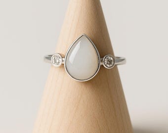 Keepsake breast milk, ashes Ring "Alma"