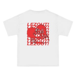 LEES UIT! lesbisch t-shirt | dijktop | overhemd met saffier | kusmeisje | wlw kunst | zoenen vrouwen | Boxy T-shirt | butch femme afbeelding 10