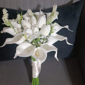 Modern White Calla Lily & Tulip Bridal Bouquet – Elegant Wedding Flowers